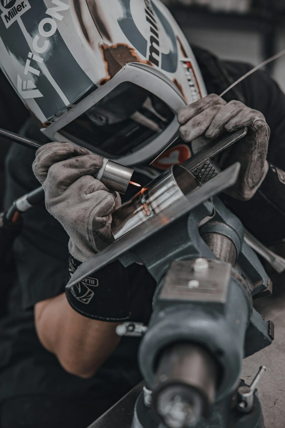 Complete 2026 Guide to Welding Torch Accessories: Selection & Maintenance